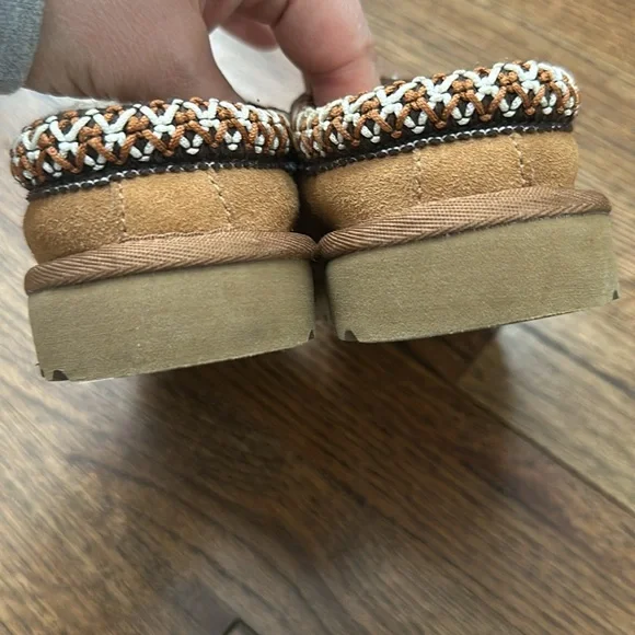 Ugg Toddler Slipper - Picture 3 of 6